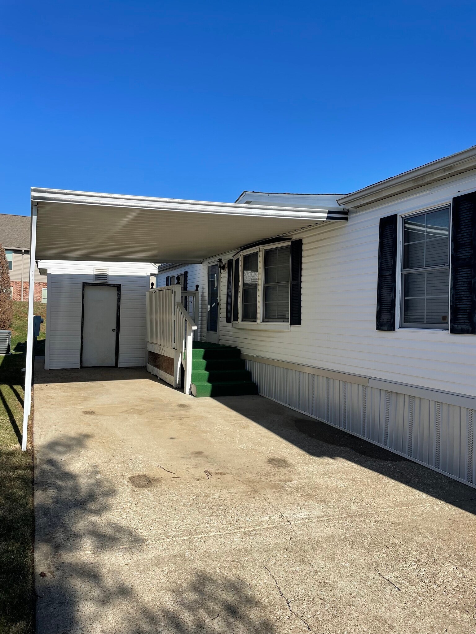 Building Photo - 128 White Pine Blvd