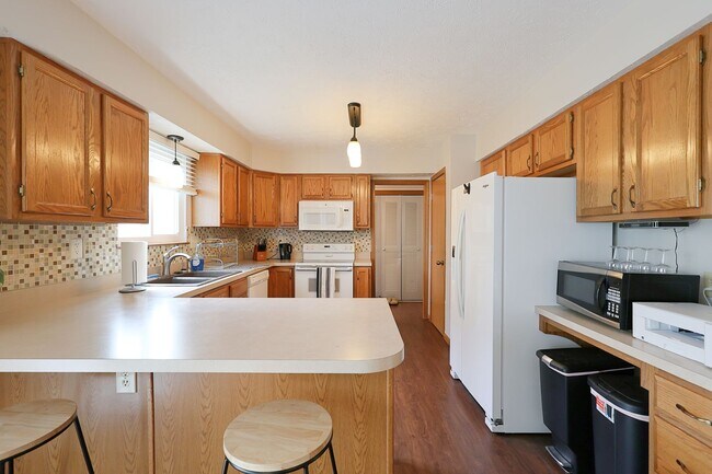 Building Photo - 3139 Bowfield Way