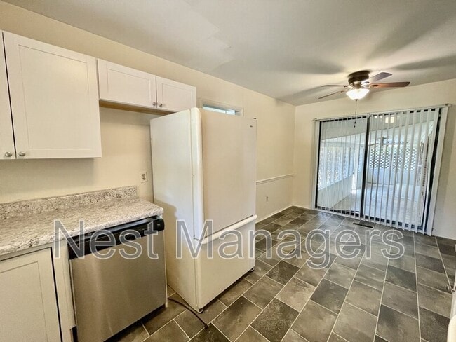 Building Photo - 717 Rockwood Dr