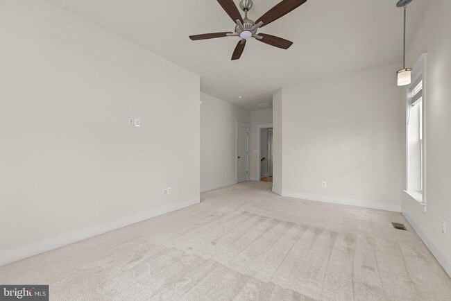 Building Photo - 212 Upper Brook Terrace