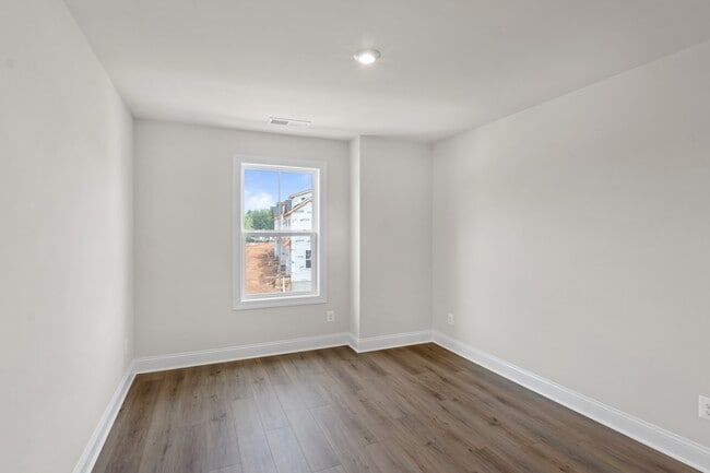 Building Photo - 5018 Lindley Pl