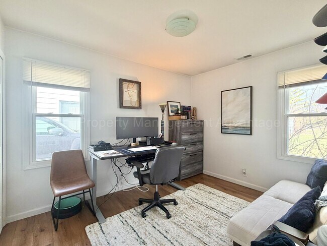 Building Photo - Fully Updated Two Bedroom with Contemporary Style and Comfort Throughout!