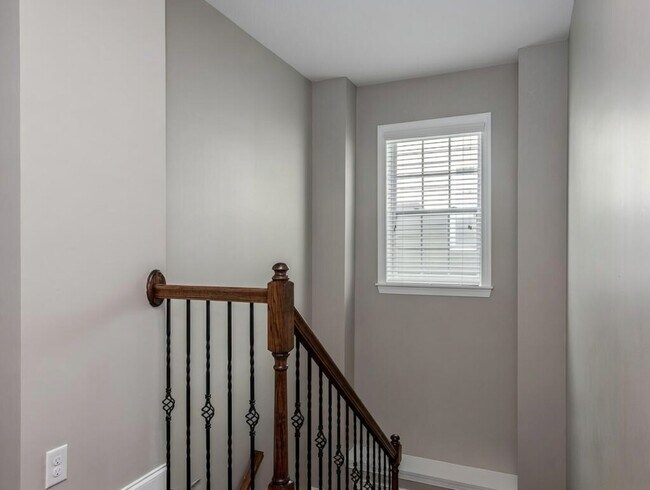 Building Photo - 10524 Royal Winchester Dr