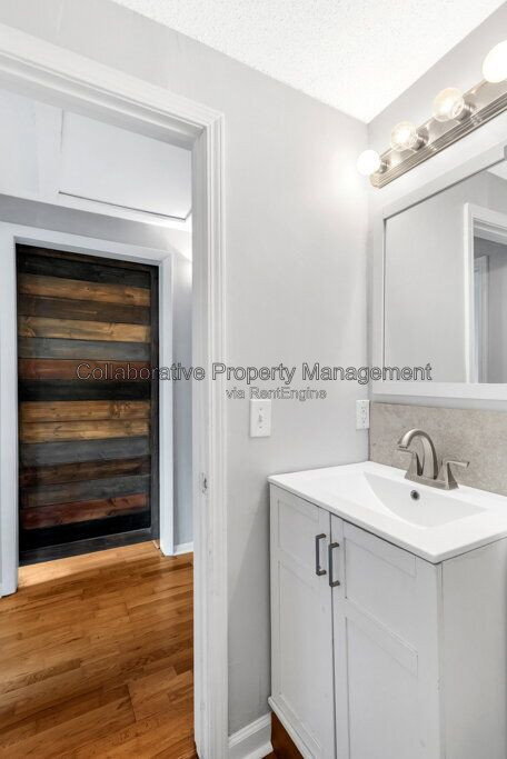 Building Photo - 2025 Eppinger St