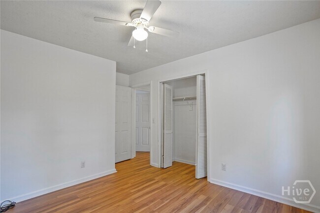 Building Photo - 126 Falcon Dr