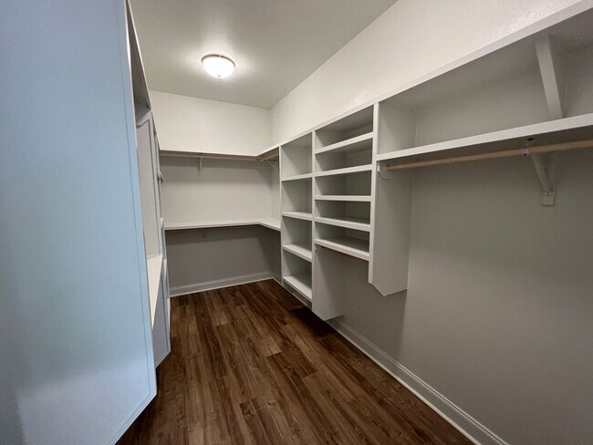 Building Photo - 4773 Cottage Oaks Dr