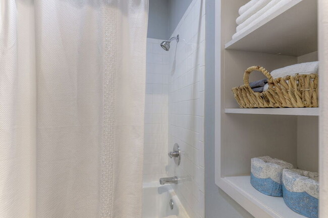 Building Photo - 8327 Lowell Ave