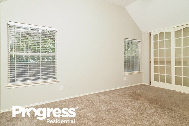 Building Photo - 4130 Briar Hill Dr