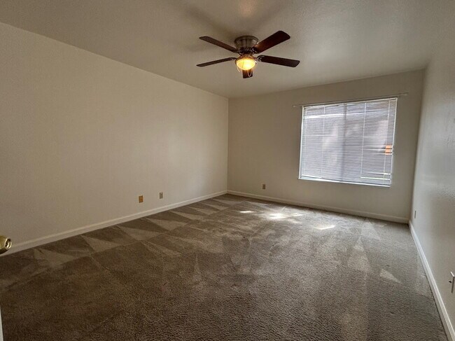 Building Photo - Spacious 3 Bedroom Home for $2250!