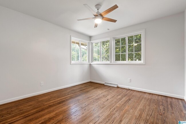 Building Photo - 5304 10th Ct S