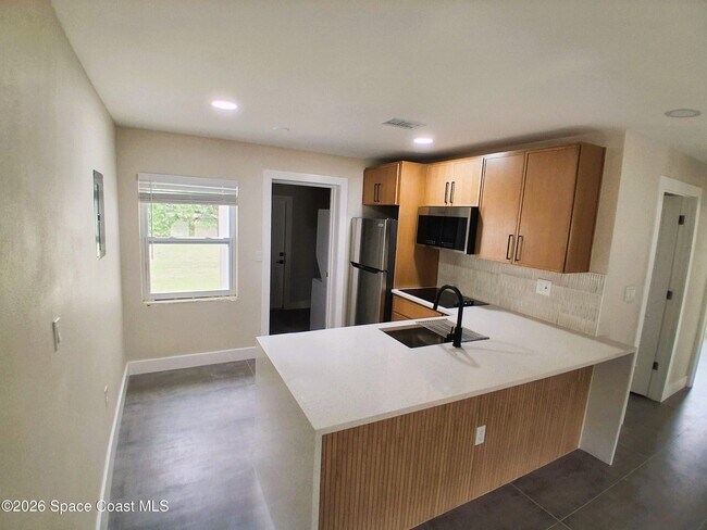 Building Photo - 388 Hibiscus Ave