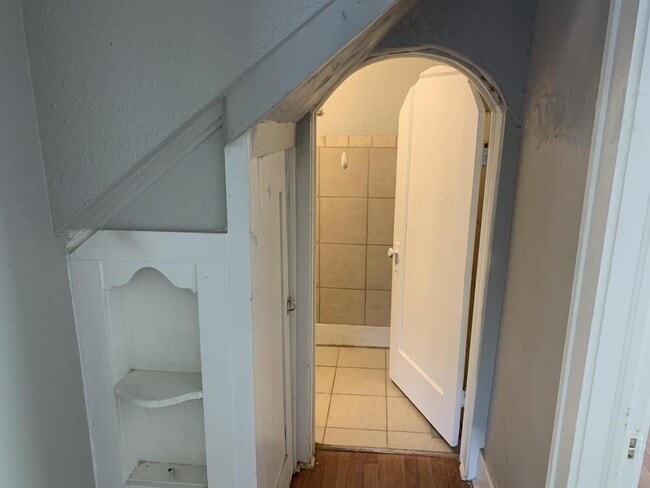 Building Photo - 201 S Lowry St