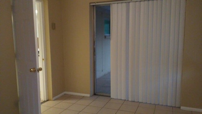 Building Photo - Charming 3/1.5/1 1000 Sq. Ft. home with a ...