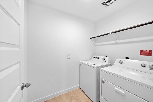 Building Photo - 8027 Veneto Grn Dr