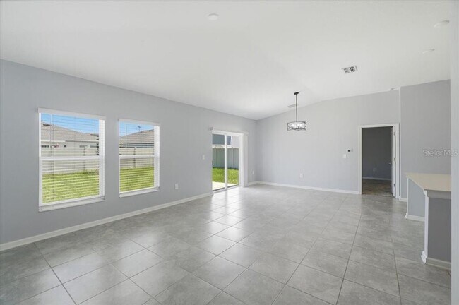 Building Photo - 1033 Holden Wy