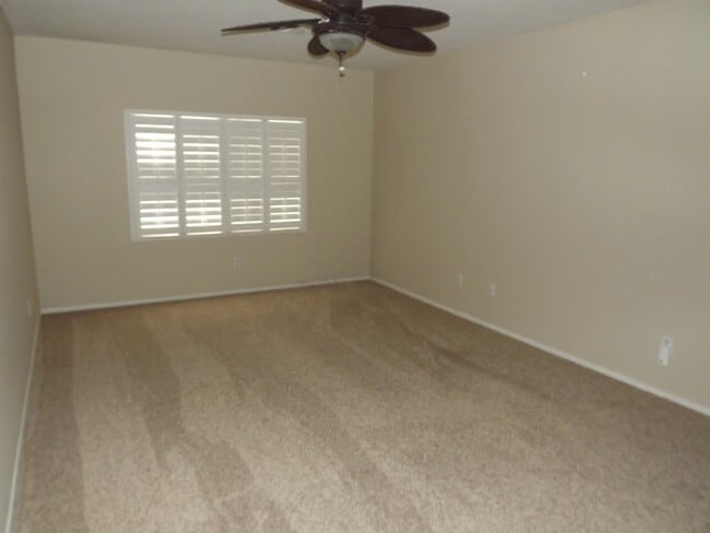 Building Photo - WONDERFUL DUAL MASTER BEDROOM TOWNHOME IN GATED "GREEN VALLEY COMMUNITY!!"
