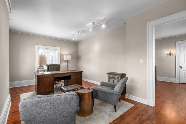 Building Photo - 5135 Ellsworth Ave