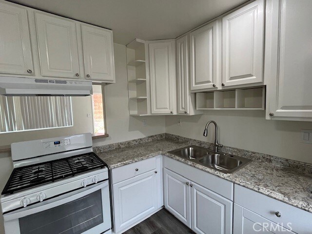 Building Photo - 45521 Sunset Ln