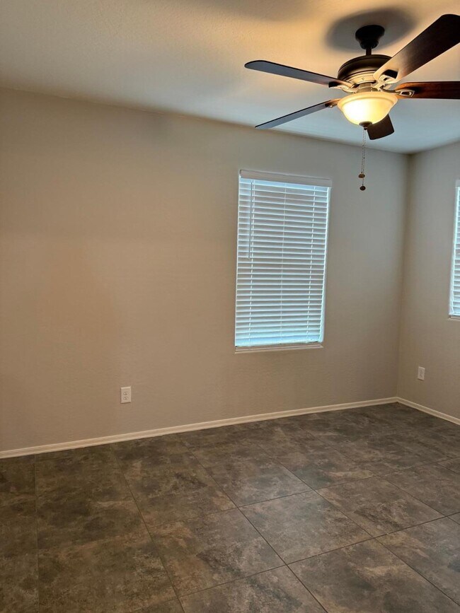 Building Photo - 16579 W Jenan Dr