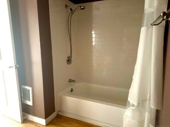 Building Photo - 325 Lafayette St