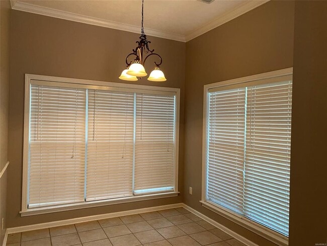 Building Photo - 1924 Dundee Dr