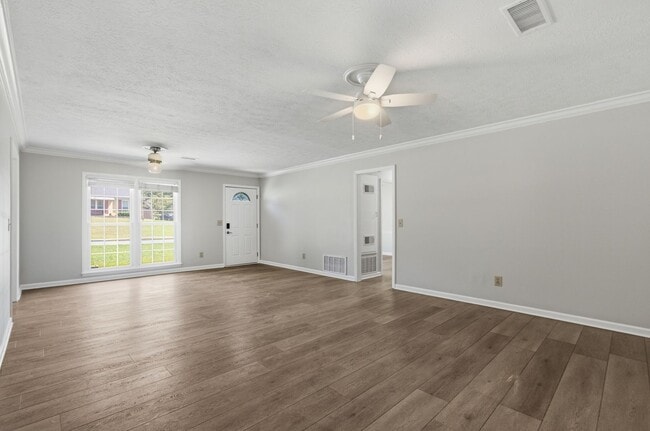 Building Photo - Renovated North Columbus Home with Fenced Yard!
