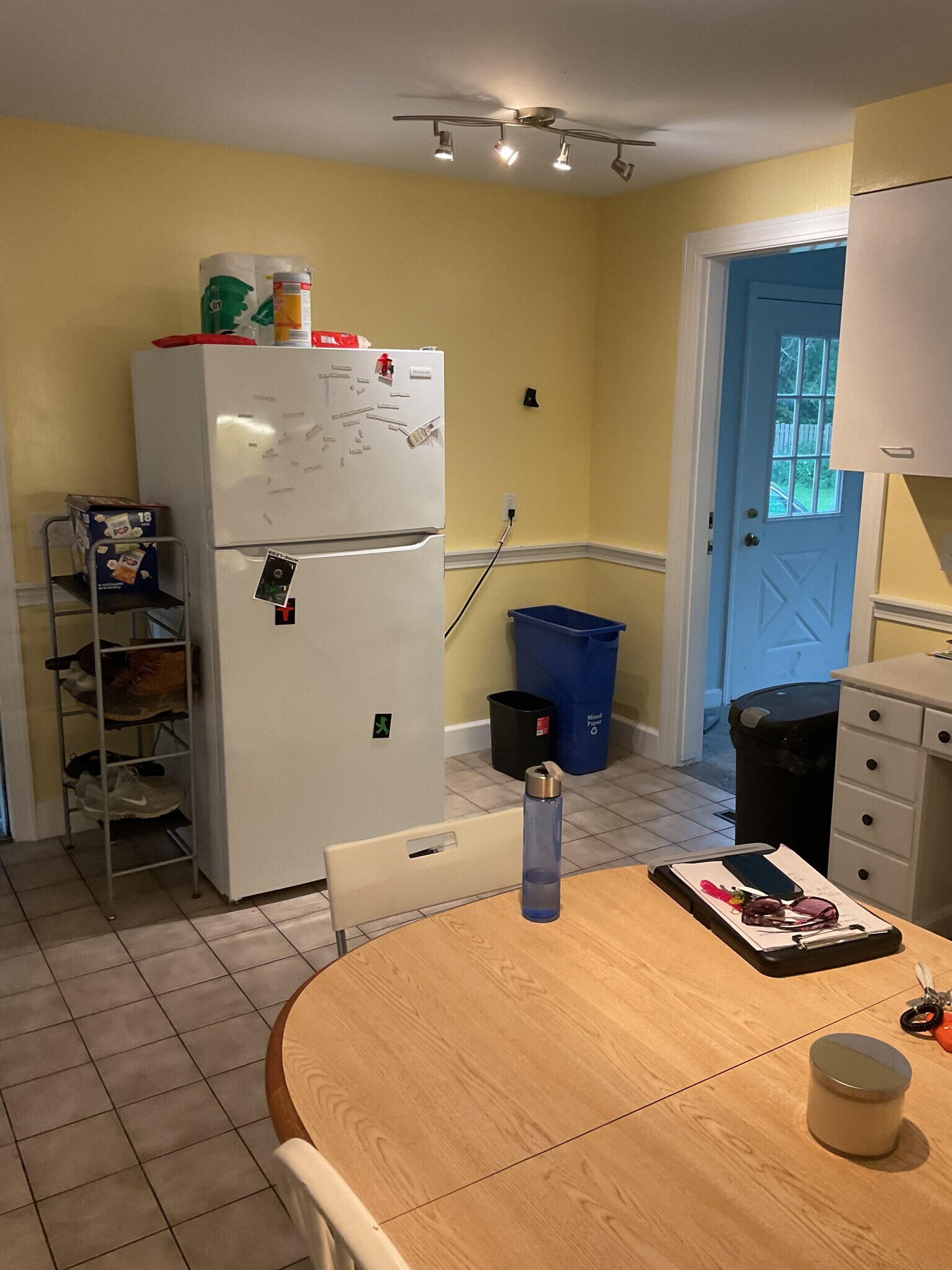 Building Photo - 608 S Pleasant St