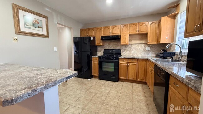 Building Photo - 363 Cranbury Rd