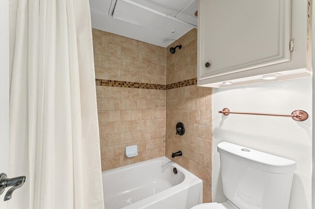 Building Photo - 2800 Jeanetta St