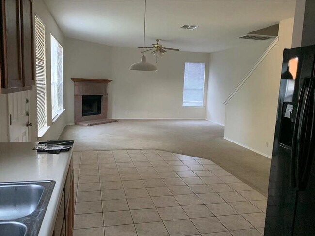 Building Photo - 14304 Sarah Ann Dr