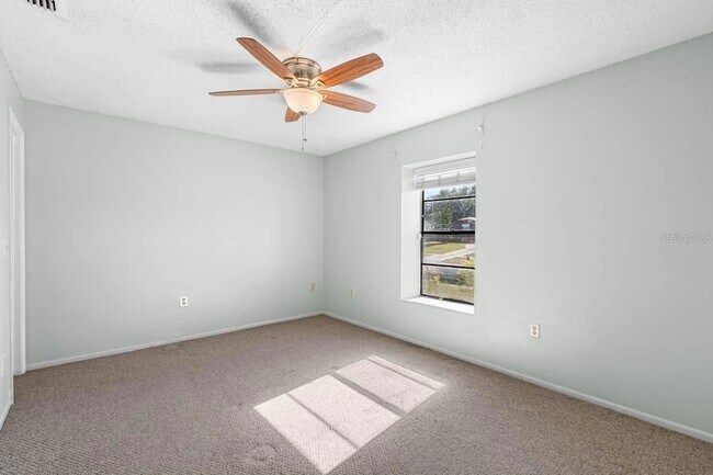 Building Photo - 1424 Vinetree Dr