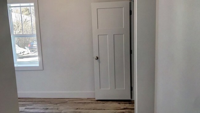 Building Photo - 1112 King Rd