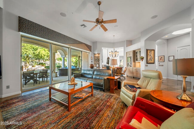 Building Photo - 8350 E Via Del Sol Dr