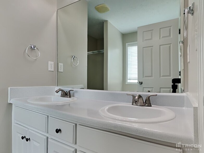 Building Photo - 1755 Miller Springs Dr