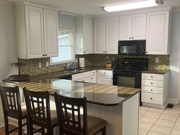 Building Photo - 233 Jeb Stuart Dr