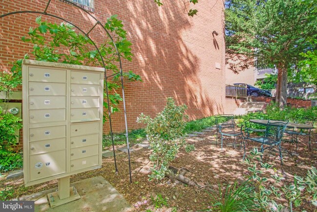 Building Photo - 3307 19th St NW