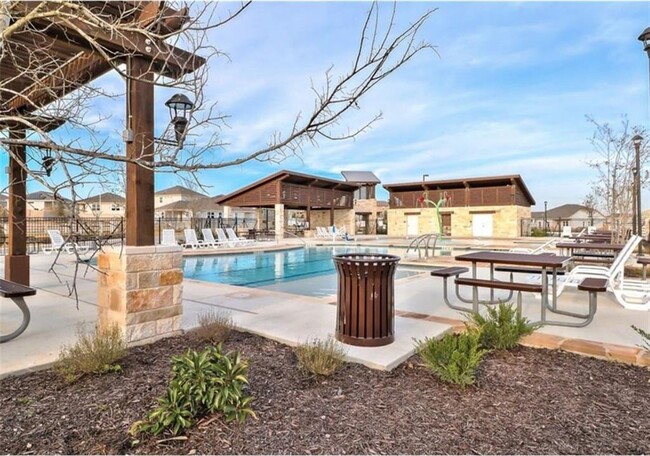 Building Photo - 2864 Rosefinch