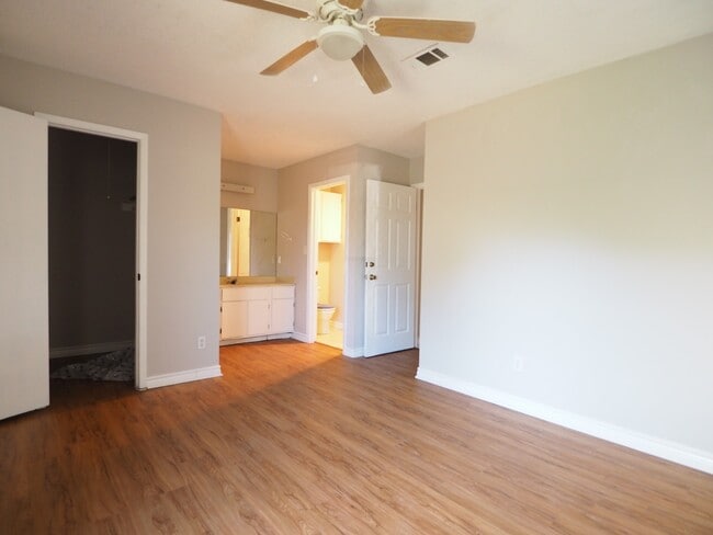 Building Photo - 1012 Fieldwood Dr