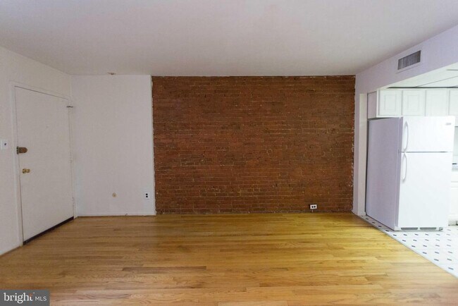 Building Photo - 727 Spruce St