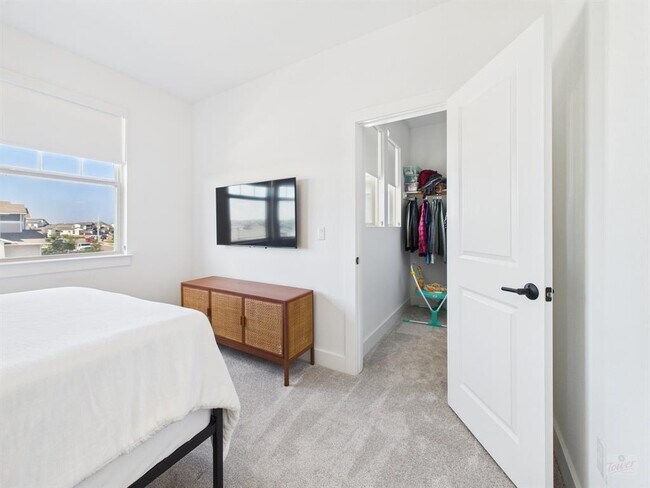 Building Photo - 7602 Bardstown Wy