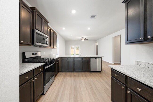 Building Photo - 15403 Maple Ter Dr