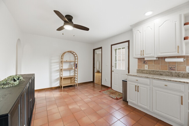 Building Photo - 150 Hankins Rd