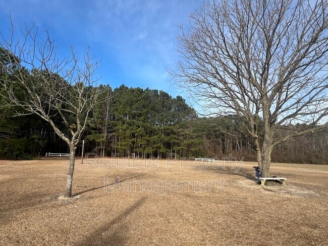 Building Photo - 905 O B J Rd