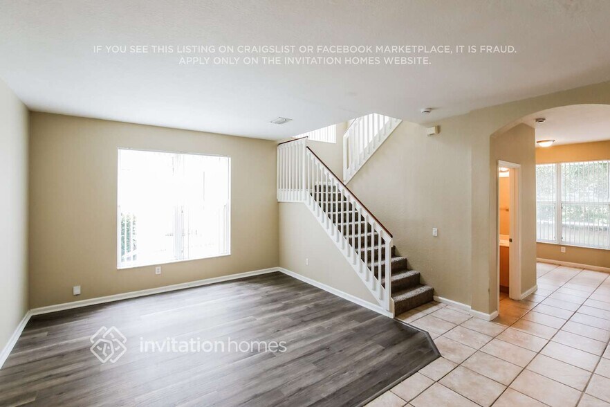 Building Photo - 5115 Crescent Moon Dr