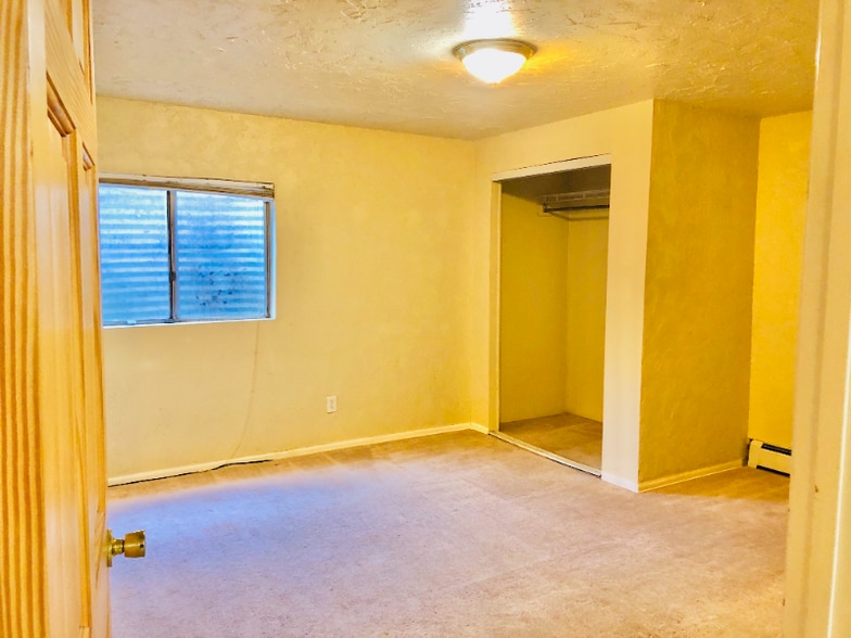 Building Photo - 3021 11th Ave