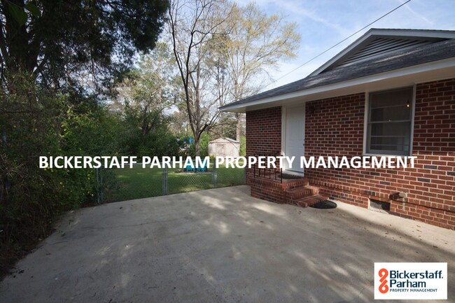 Building Photo - Move In Ready!! Cozy Brick Home, in North Columbus. Located off of Airport Thruway!! HAPP Accepted.