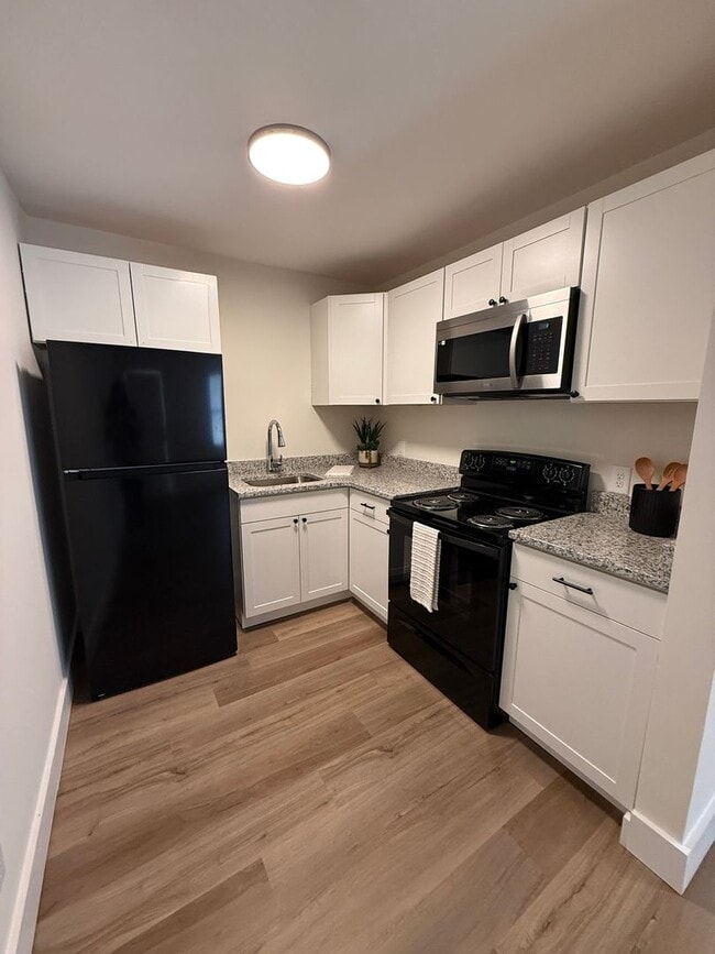 Interior Photo - Riverview