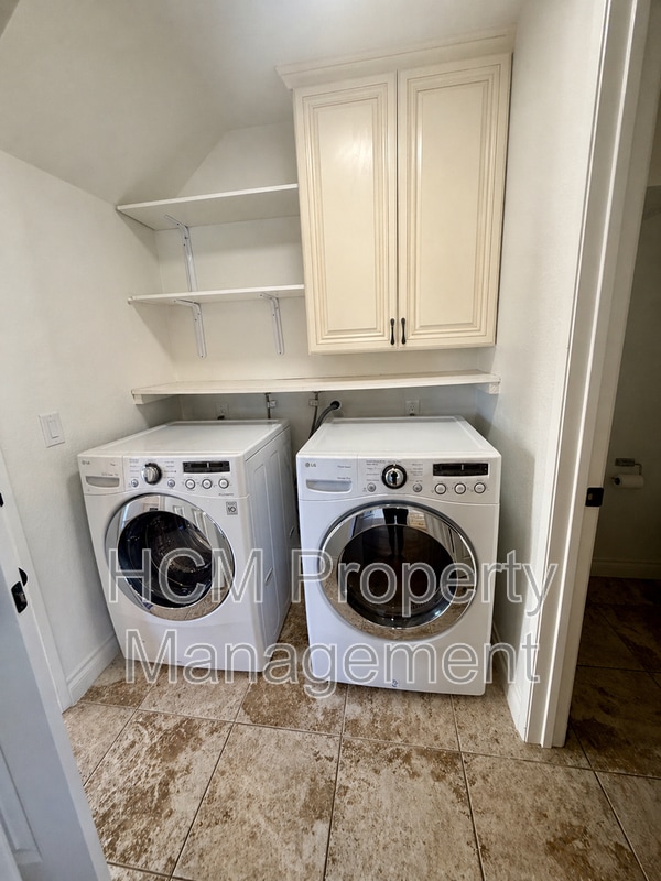 Building Photo - 201 Laurel Ave