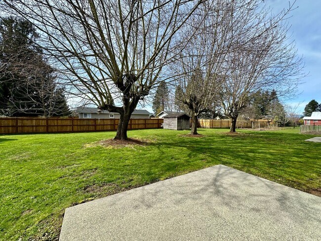 Building Photo - 905 Nooksack Rd