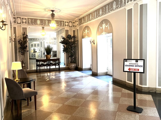 Building Photo - Wilshire Villas North